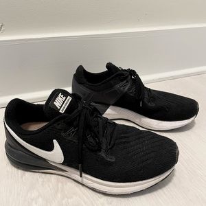 Nike Zoom Structure 22